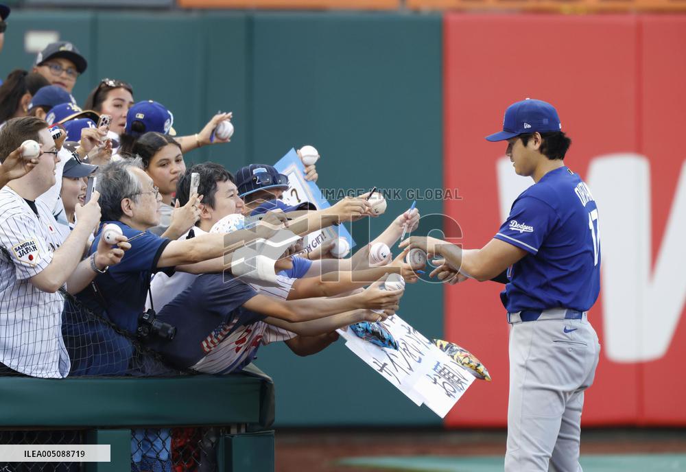Baseball: Dodgers vs. Phillies