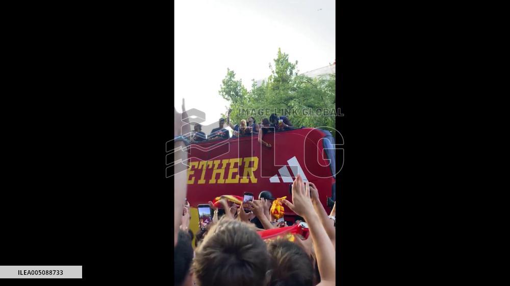 Spain: Nearly Two Million Gather in Madrid for World Cup Victory Parade 4