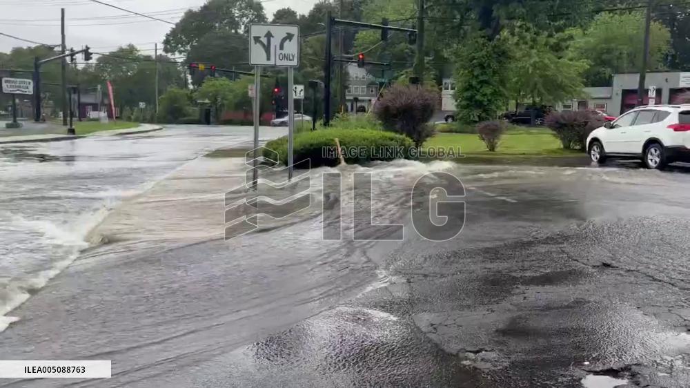 US: Heavy Rains Sweep Across Connecticut, Causing Flash Flooding