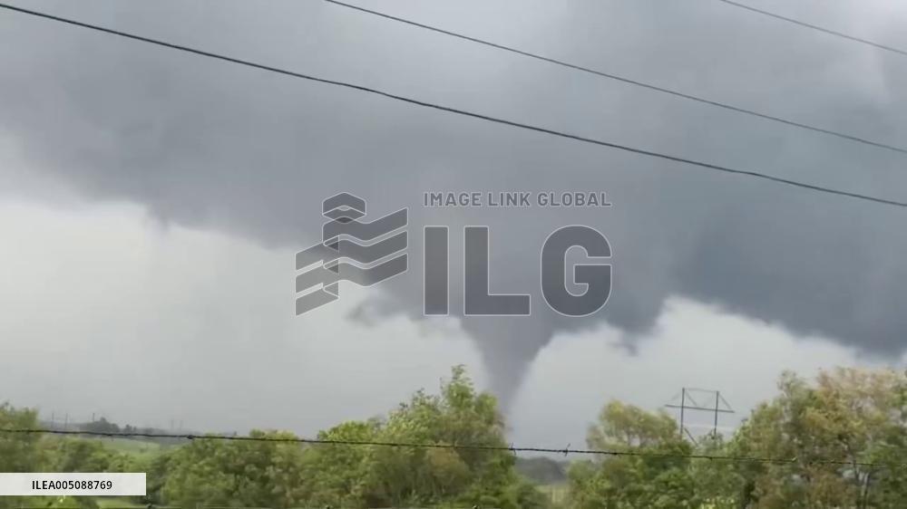 US: Tornado Spotted Near North Middletown, Kentucky