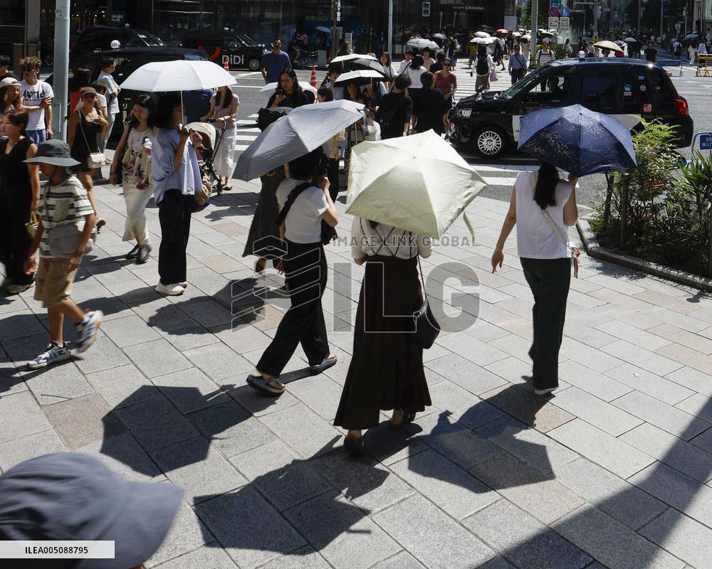 Heatstroke alert in Tokyo