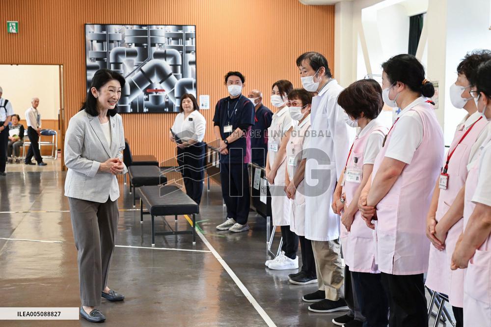 Crown princess Kiko visits quake-hit Wajima