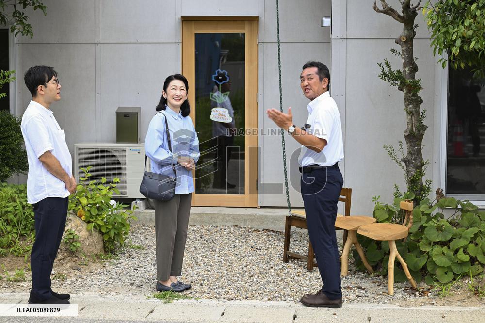 Crown princess Kiko visits quake-hit Wajima