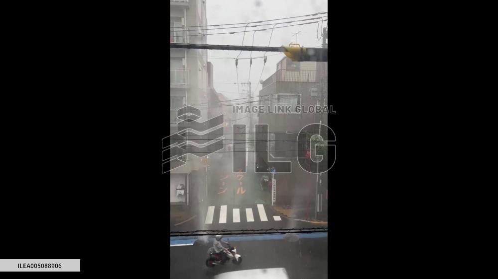 Japan: Tokyo Storm Causes Water to Surge From Manholes 2