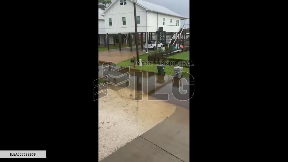 US: Tropical Storm Bertha Brings Coastal Flooding to Gulf Coast