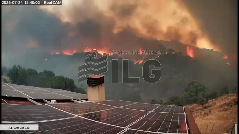 Spain: Security Camera Shows Wildfire Bearing Down on Home in Navas del Rey