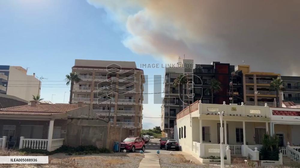 Spain: Wildfire Near Vall d’Uixó Forces Mass Evacuations in Castellón 4