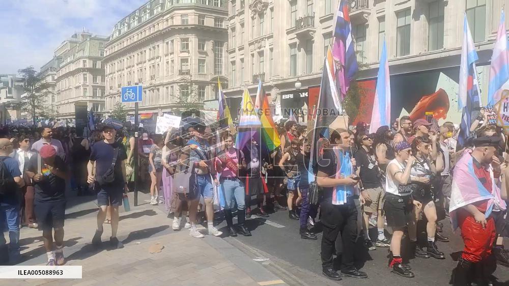 UK: Thousands Turn Out for London Trans+ Pride March