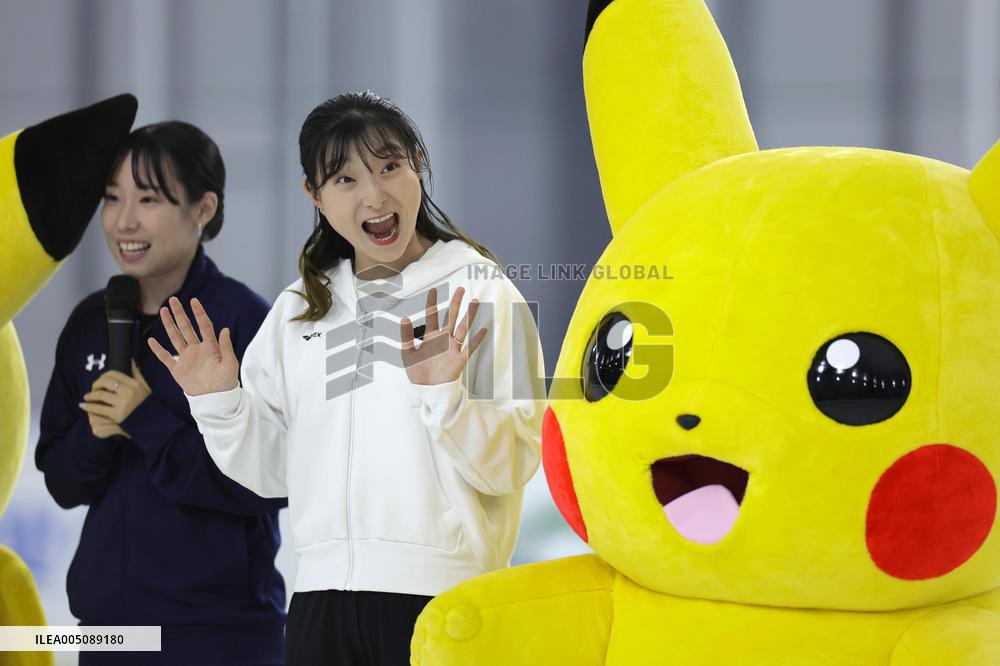Retired figure skater Sakamoto in ice show in Kobe