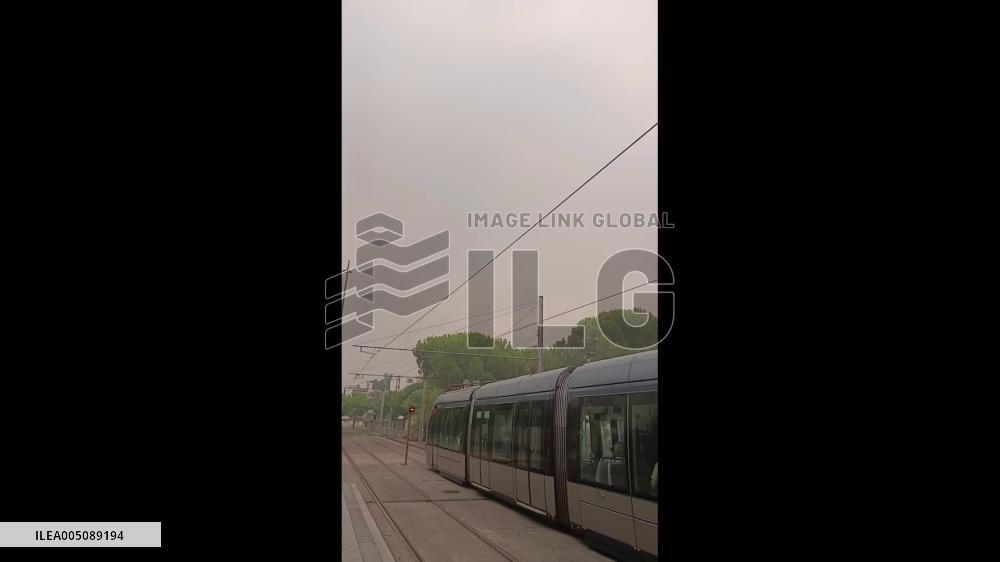 France: Arcachon Basin Wildfire Smoke Blankets Mérignac Near Bordeaux
