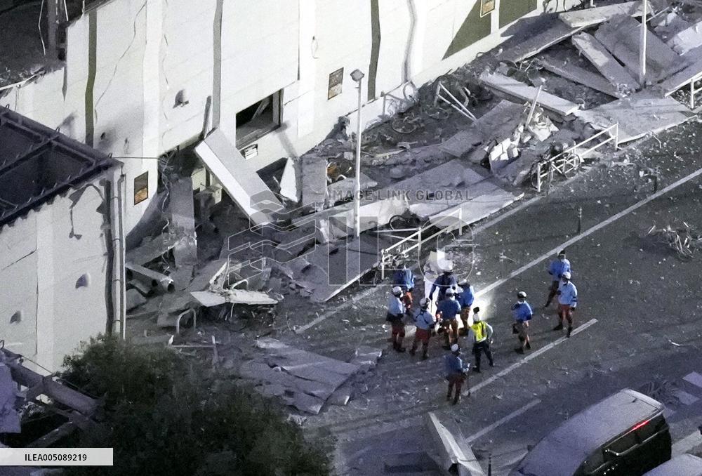 Strong quake jolts southwestern Japan