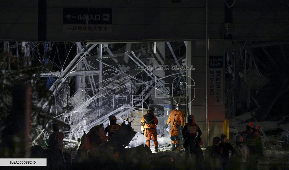 Strong quake jolts southwestern Japan