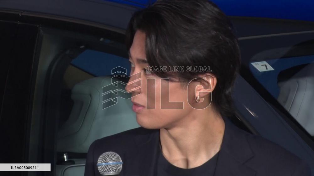 [Breaking News]Football player Nakamura pitches BMW new EV