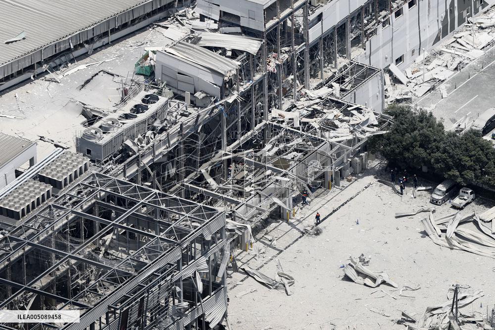 Aftermath of Aeon mall explosion following Kumamoto quake