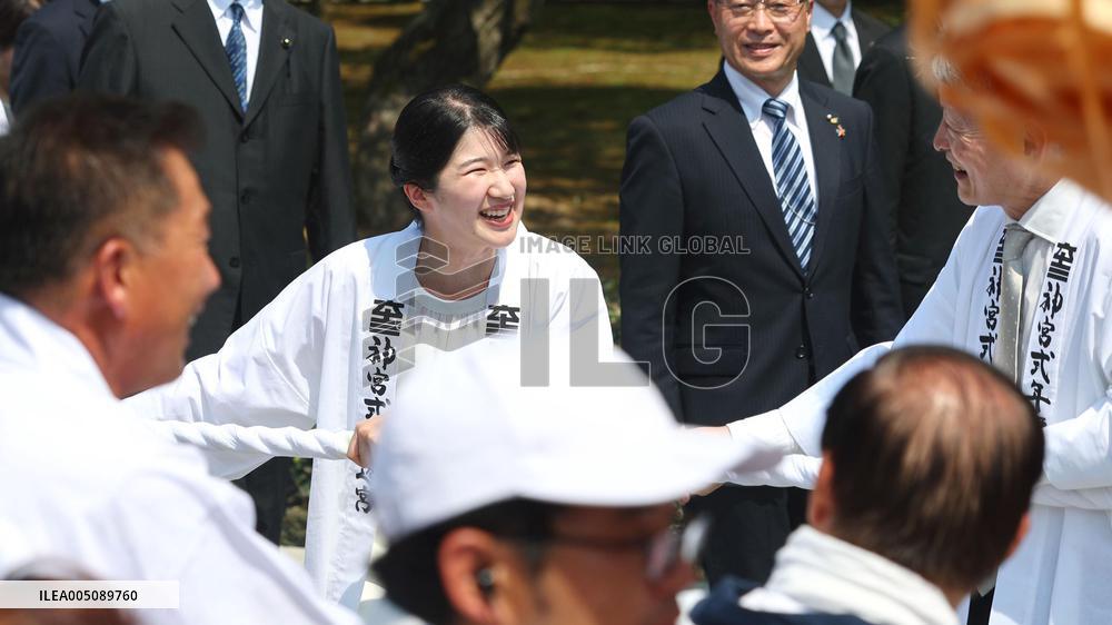 Princess Aiko visits Ise Jingu shrine