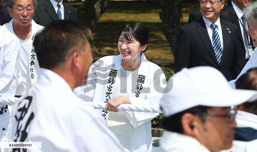 Princess Aiko visits Ise Jingu shrine