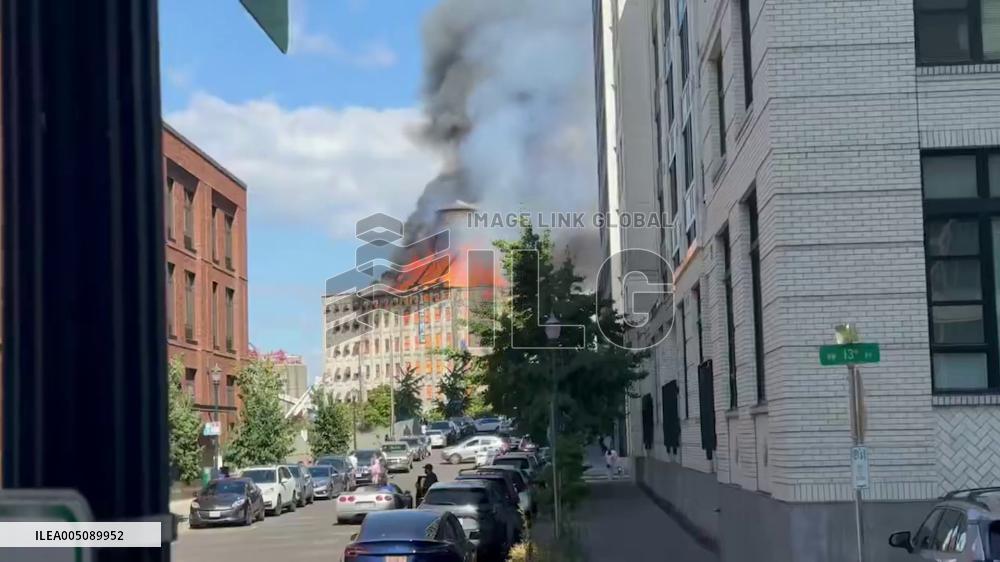 US: Fire Guts Abandoned Centennial Mills Warehouse in Oregon 2