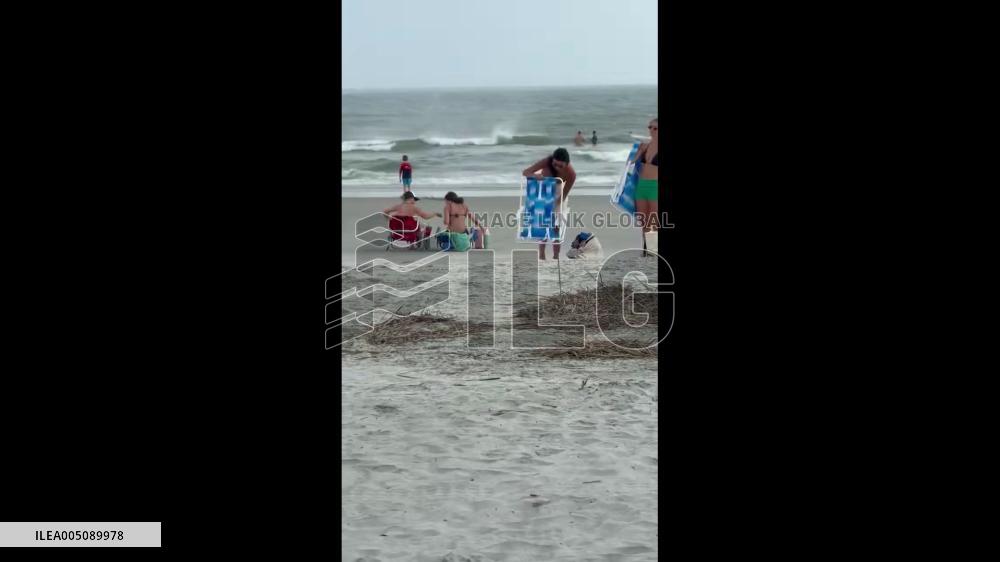 US: Waterspout Turns Into Tornado at Folly Beach, South Carolina