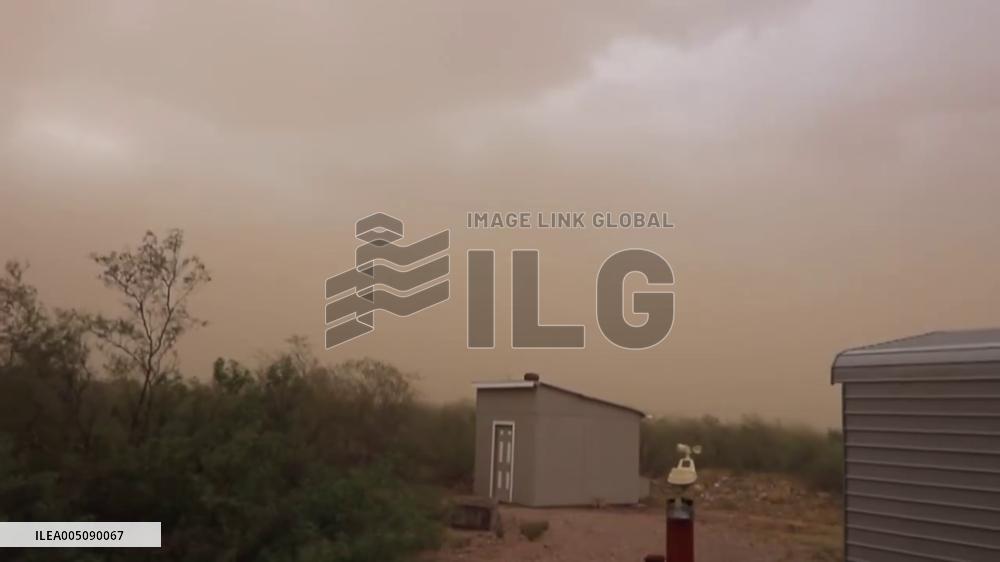 US: Dust Storm Rolls Through Southeast Arizona