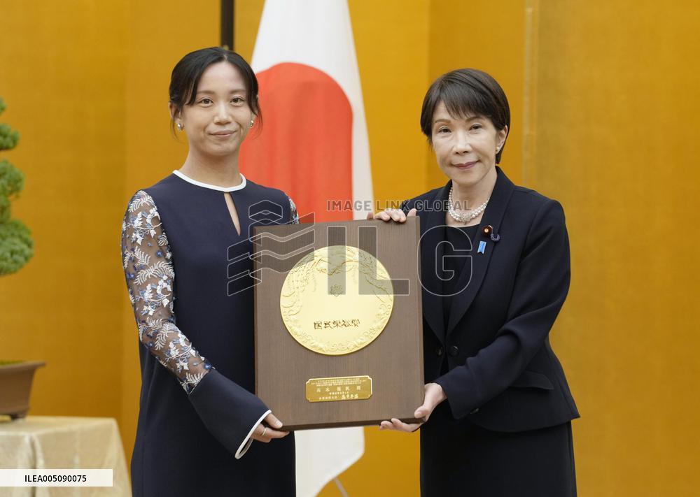 10-time Olympic skating medalist Takagi given People's Honor Award