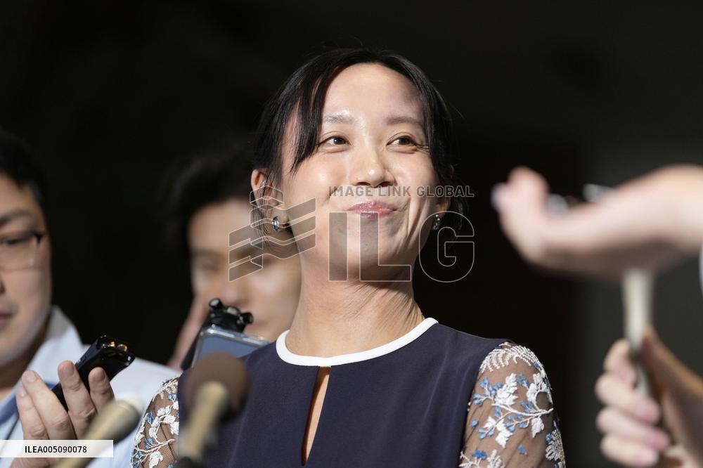 10-time Olympic skating medalist Takagi given People's Honor Award