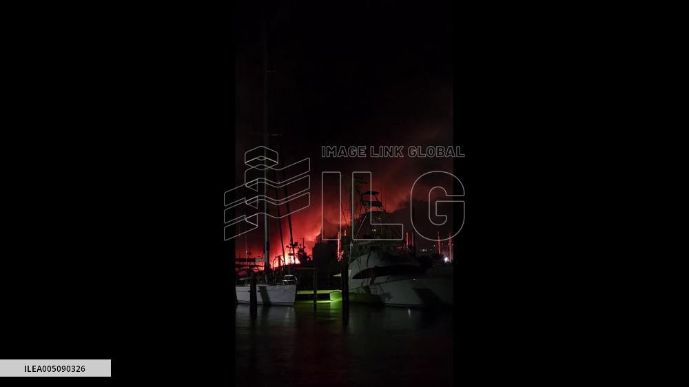 US: Massive Fire Destroys Seafood Warehouse in Galveston, Texas