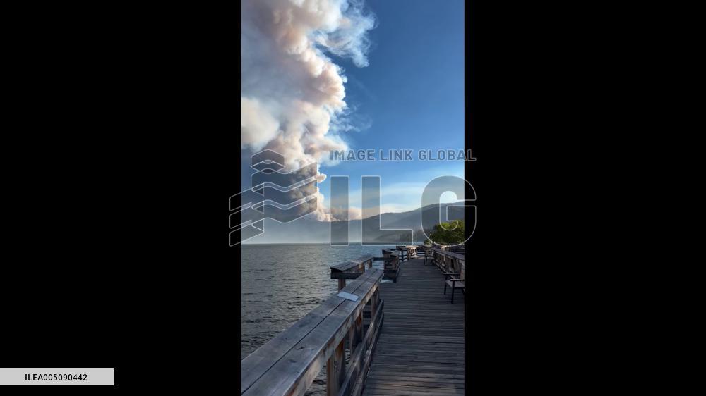 Canada: Thousands Flee as Bald Range Fire Spreads Out of Control in British Columbia
