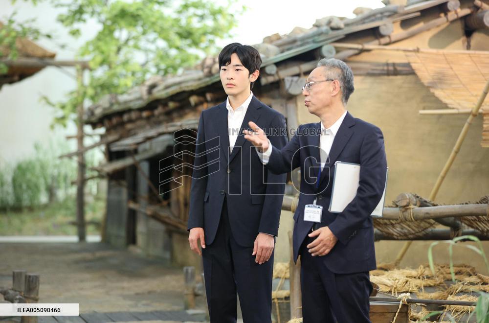 Prince Hisahito visits history museum in Hiroshima Pref.