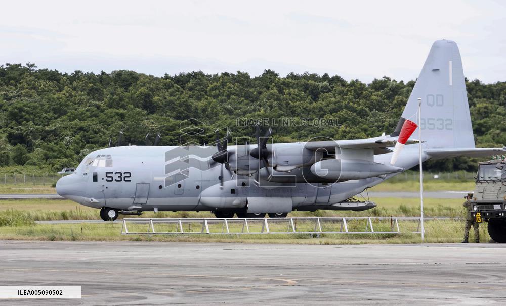 U.S. military airlifts relief goods for quake-hit Kumamoto Pref.