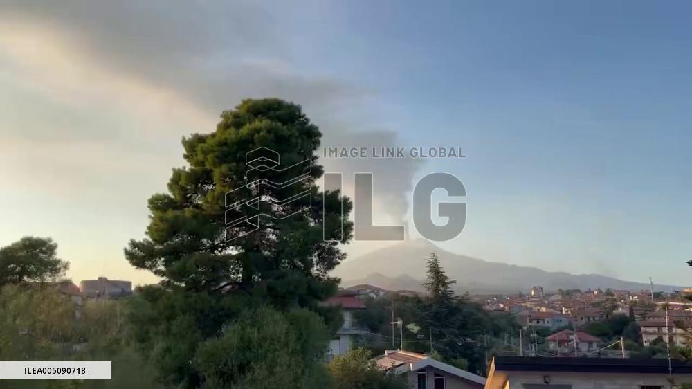 Italy: Mount Etna Erupts, Smoke Plume Seen From Nearby Towns 2