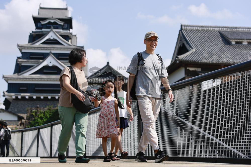 Quake-hit Kumamoto Castle reopens to public