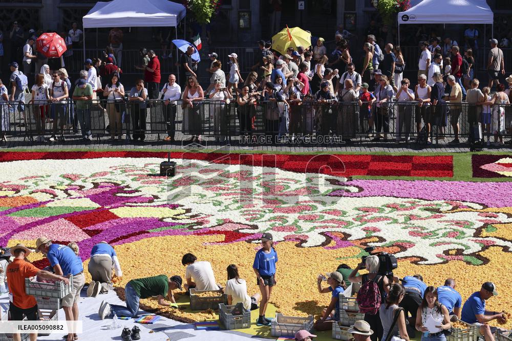 Flower carpet featuring ukiyo-e in Brussels