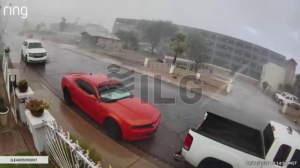 US: Microburst Topples Light Poles as Storms Sweep Phoenix Area