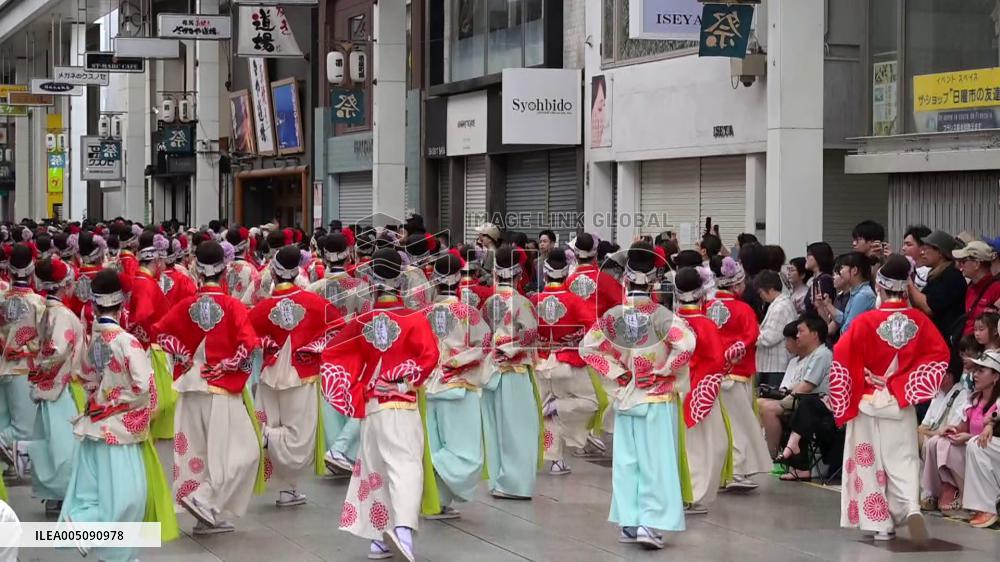 [Breaking News]Yosakoi dance festival in western Japan