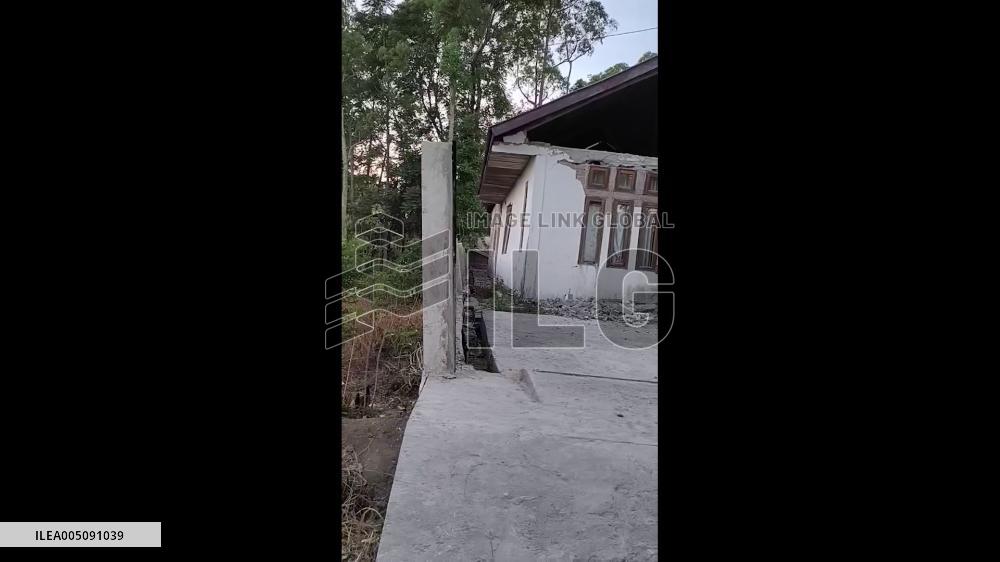 Indonesia: M7.7 Earthquake Triggers Tsunami Warning, Damages Buildings on Flores 2