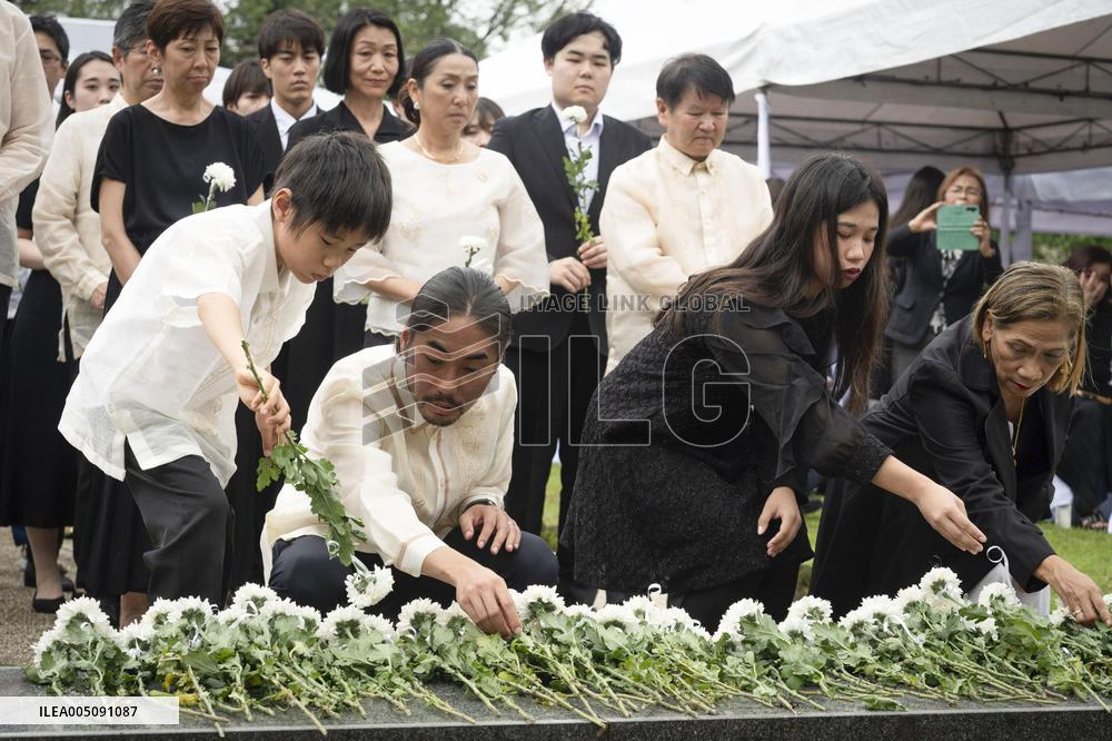 Memorial service for war dead in Philippines