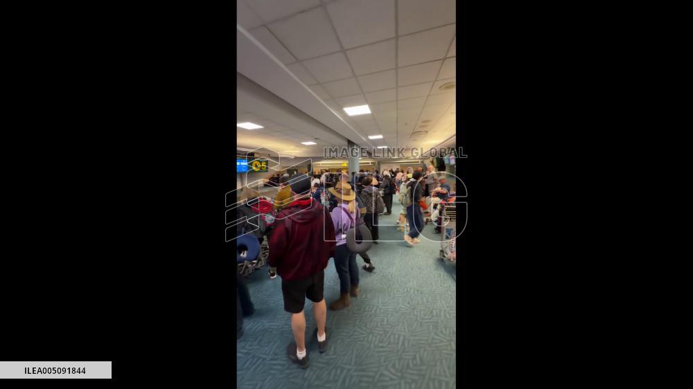 Canada: Lightning Storms Disrupt Flights at Vancouver Airport