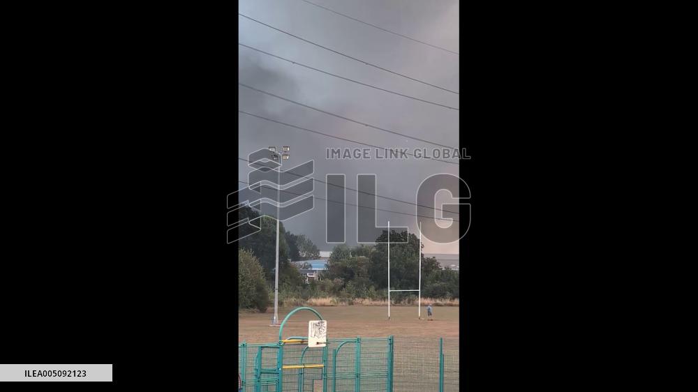 UK: Massive Fire Breaks Out at Mitcham Industrial Site
