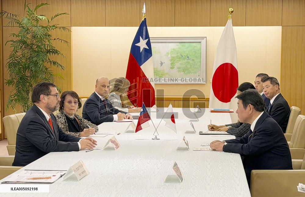 Japan-Chile talks