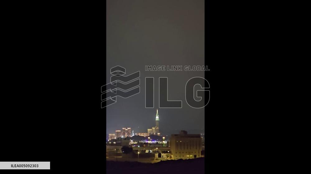 Saudi Arabia: Massive Lightning Strikes Clock Tower in Mecca