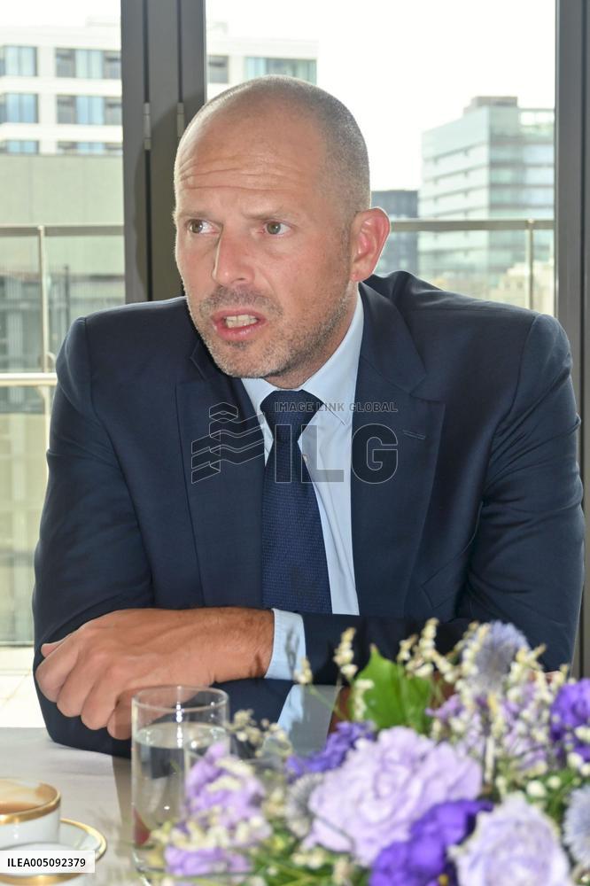 Belgian defense minister in Tokyo
