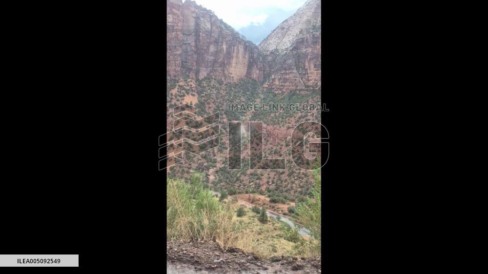 US: Flash Floods Shut Down Zion National Park in Utah 2