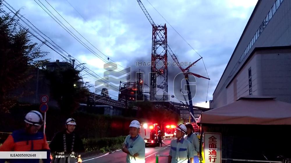 [Breaking News]Quake-damaged paper plant in Kumamoto on fire