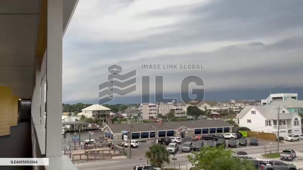 US: Massive Shelf Cloud Looms Over Carolina Beach, North Carolina