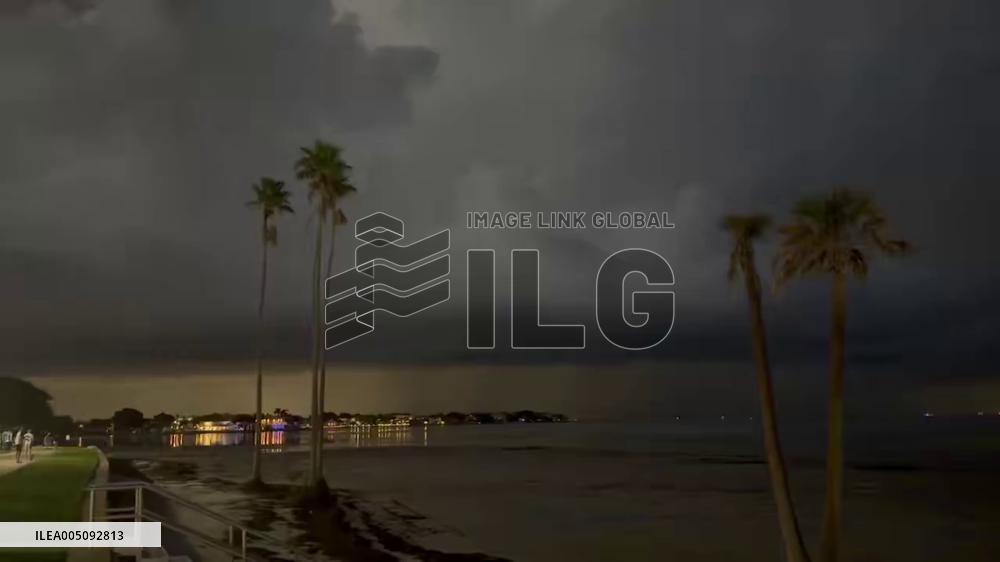 US: Ominous Shelf Cloud Looms Over St. Petersburg, Florida