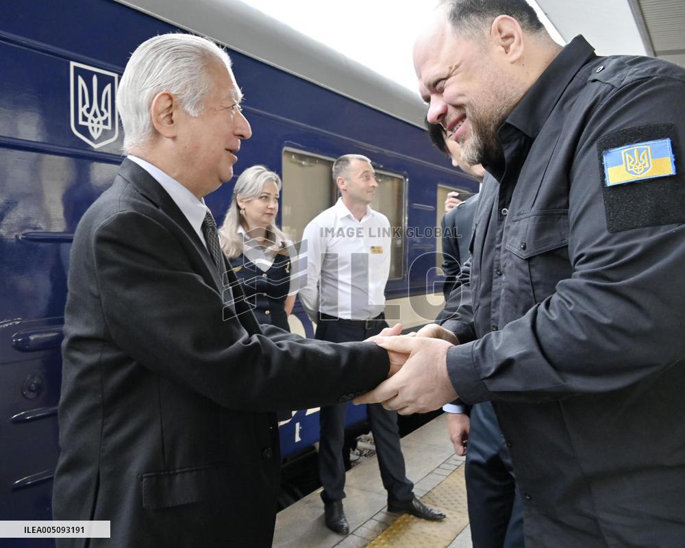 Japan lower house speaker arrives in Kyiv