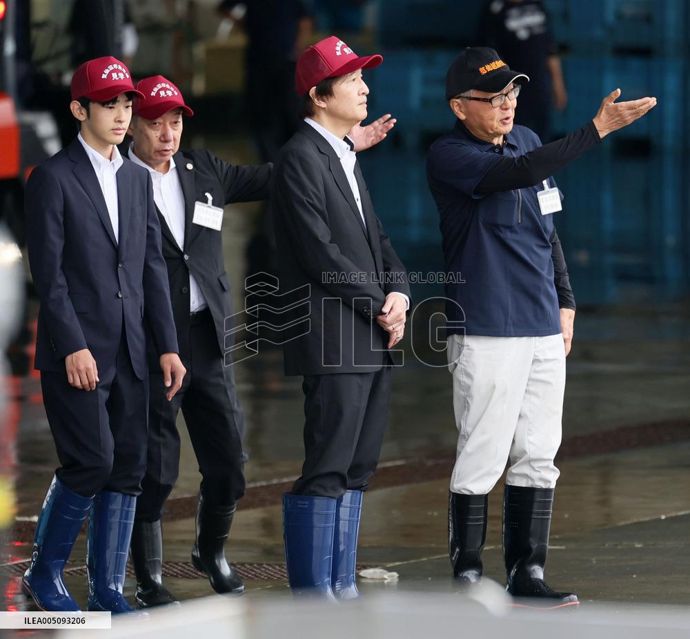 Crown Prince Fumihito, Prince Hisahito in disaster-hit city
