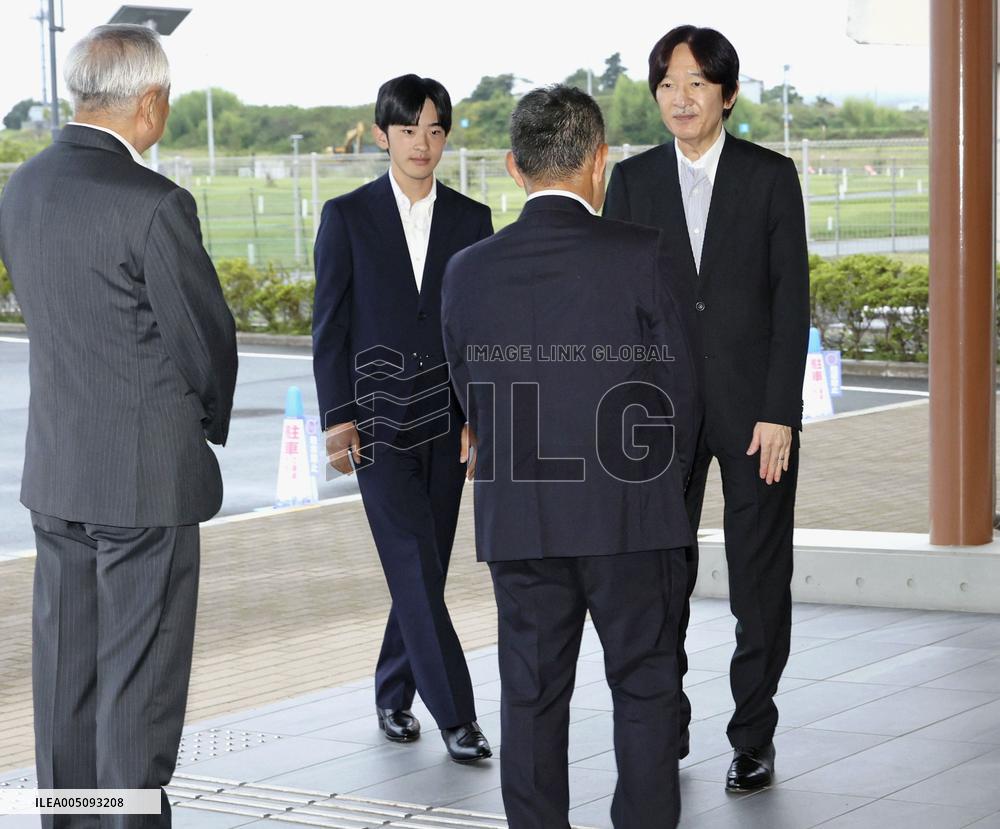 Crown Prince Fumihito, Prince Hisahito in tsunami-hit city