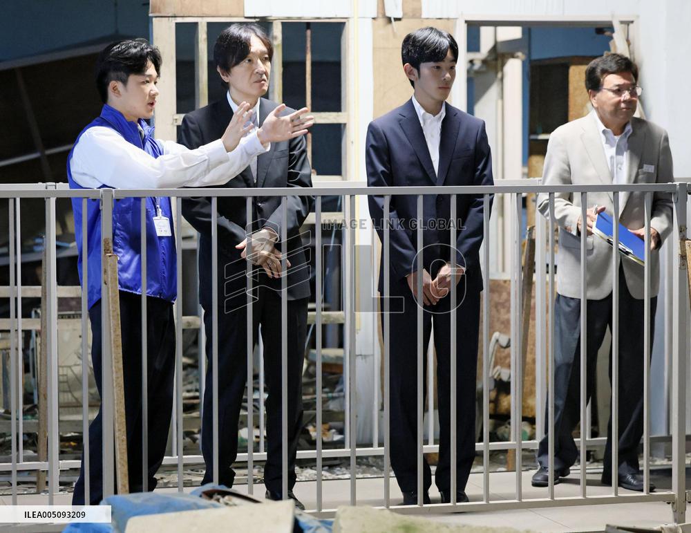 Crown Prince Fumihito, Prince Hisahito in tsunami-hit city