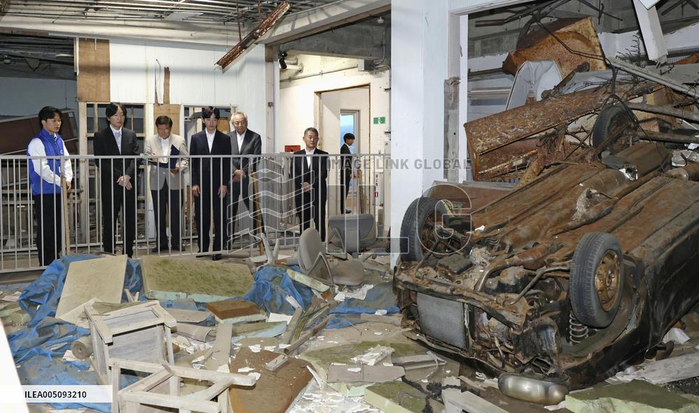 Crown Prince Fumihito, Prince Hisahito in tsunami-hit city
